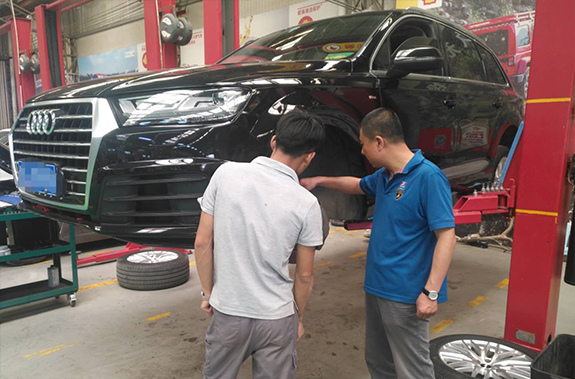 奧迪A6剎車(chē)保養(yǎng)